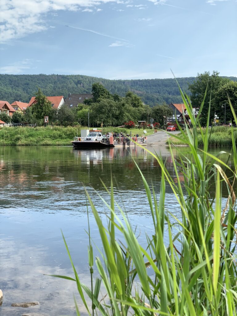 Faehre Veckerhagen